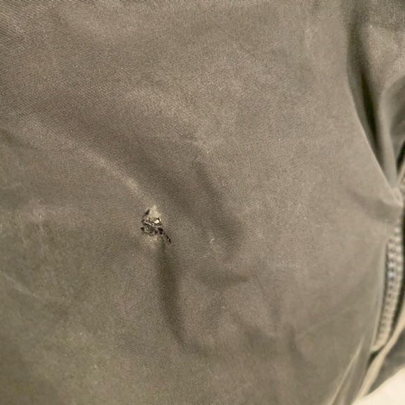 CanaV women’s black down jacket with genuine raccoon fur collar. Size Small - Picture 9 of 9